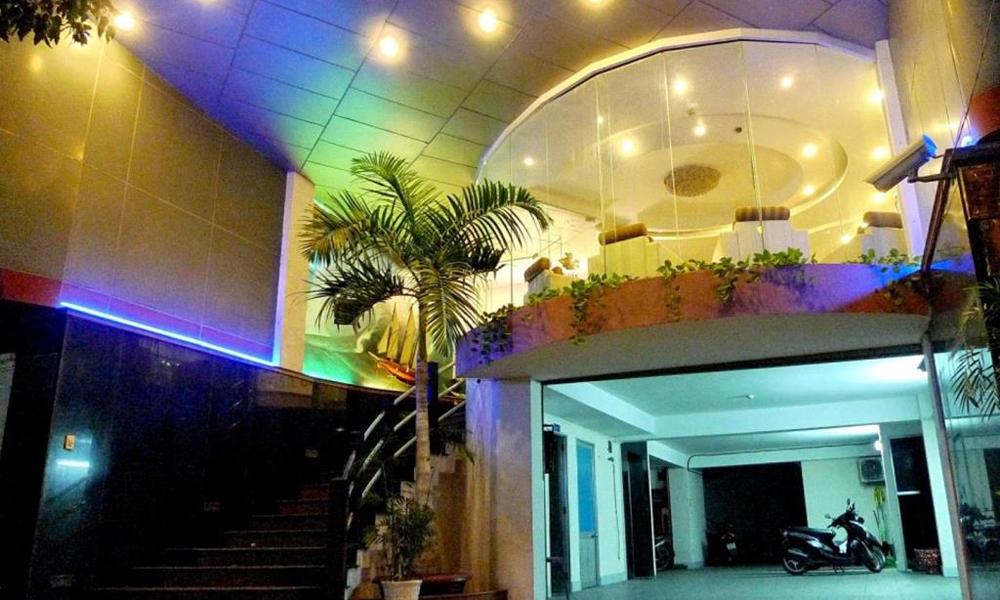 KHÁCH SẠN ĐÔNG HƯNG